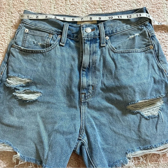 Madewell Mom Jean Short Size 26 Distressed - Picture 6 of 12